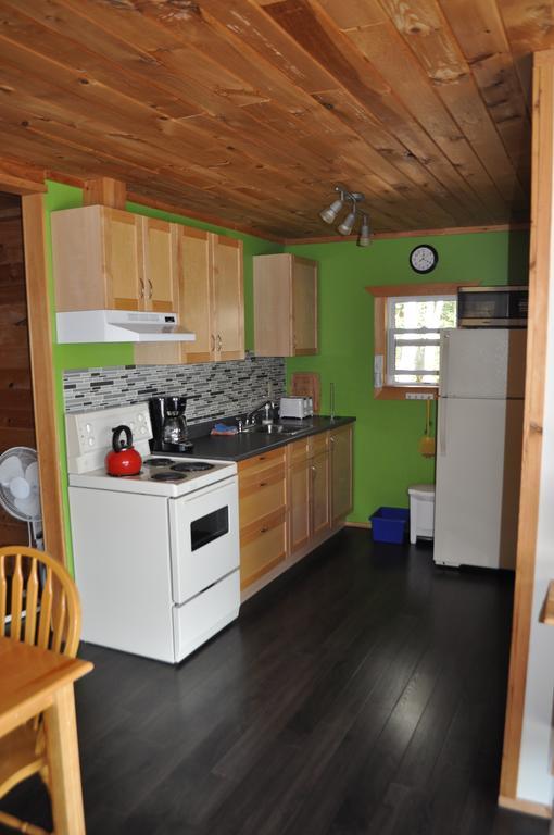 The Sleeping Moose Cottage Birch Plain Экстерьер фото